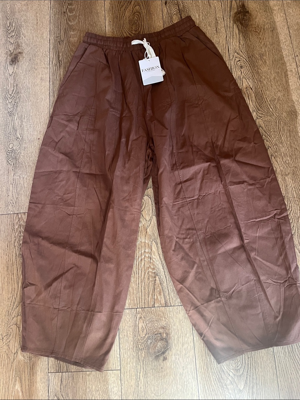 Wide-Leg Drawstring Pants in Chestnut Brown